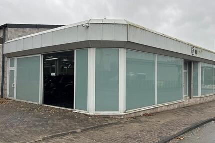 Befahrbare Halle Autohaus Gewerbehalle mit Büro zimmer