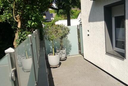 Ratingen-Ost: Schöne, ruhige, voll ausgestattete, möbliert 2 Zim. zimmer