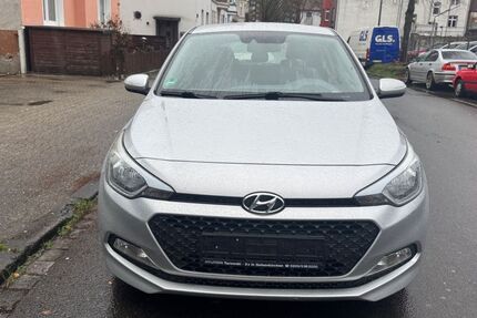 Hyundai i20 126.000 km 6.999 &euro; Gelsenkirchen 45879