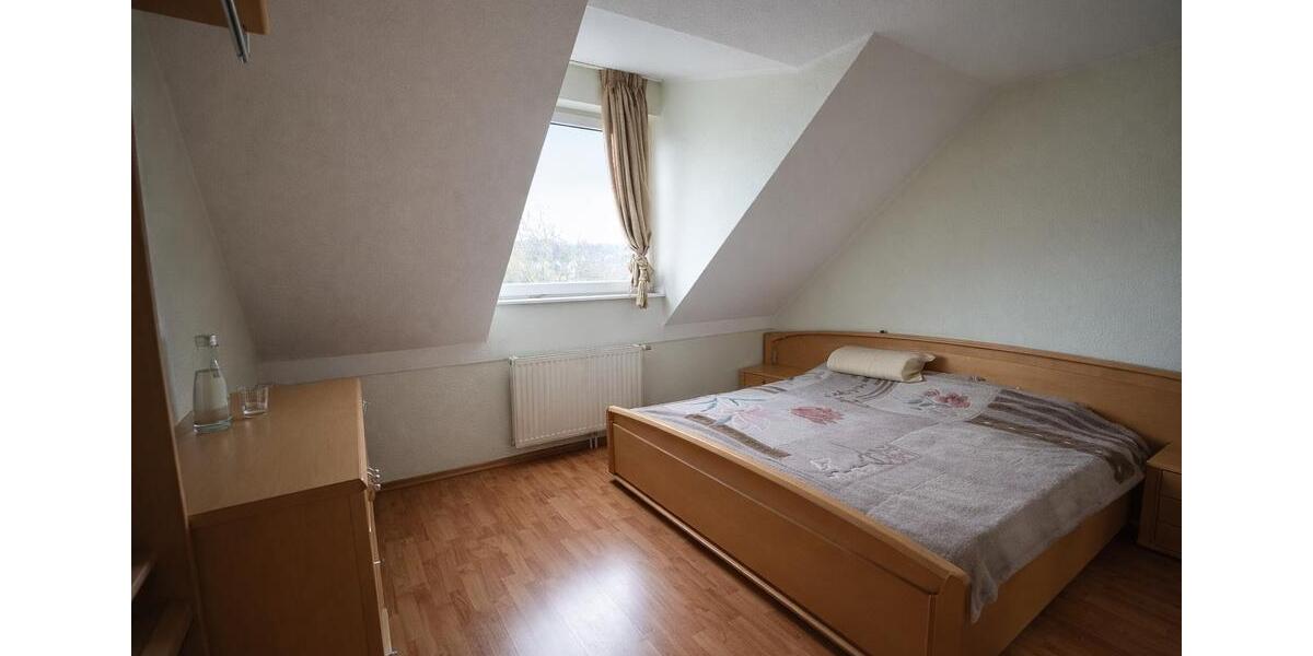 Dachgeschoßwohnung Castrop-Rauxel Rauxel - 3.5 Zimmer, 70 m&sup2;, 359&euro; | Angebot:25754019