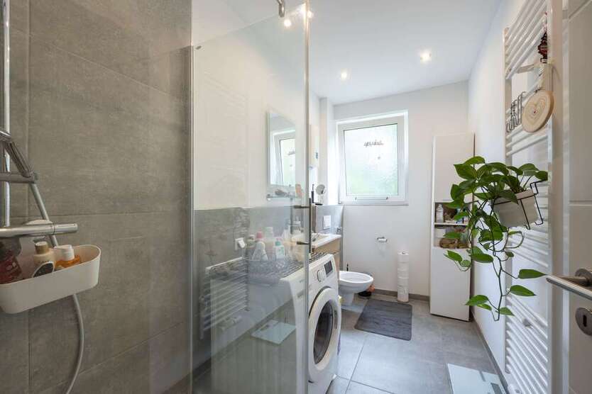 Wohnung zum Kaufen in Neuss 229.000 € 74 m²