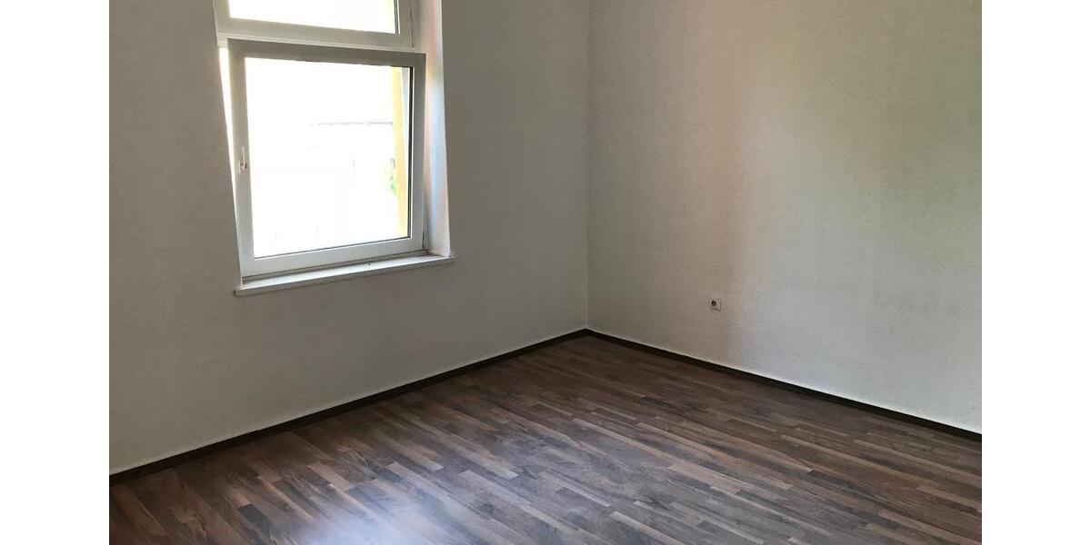 GE Rotth. 1OG 3 SZ + WZ + Küche + Bad + Korr + Keller 86 QM 5 zimmer