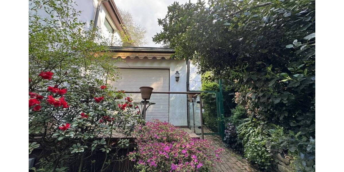 Einfamilienhaus Essen Bergerhausen - 8 Zimmer, 180 m&sup2;, 345.000&euro; | Angebot:26583846