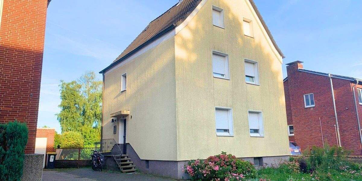 Für Selbstnutzer oder Kapitalanleger! Dreiparteienhaus in ruhiger Lage von Recklinghausen-Grullbad! 6 zimmer