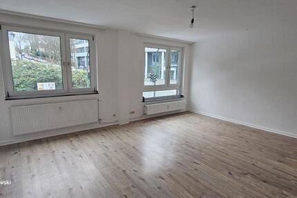 Grosse helle Erdgeschosswohnung in Südviertel 3 zimmer