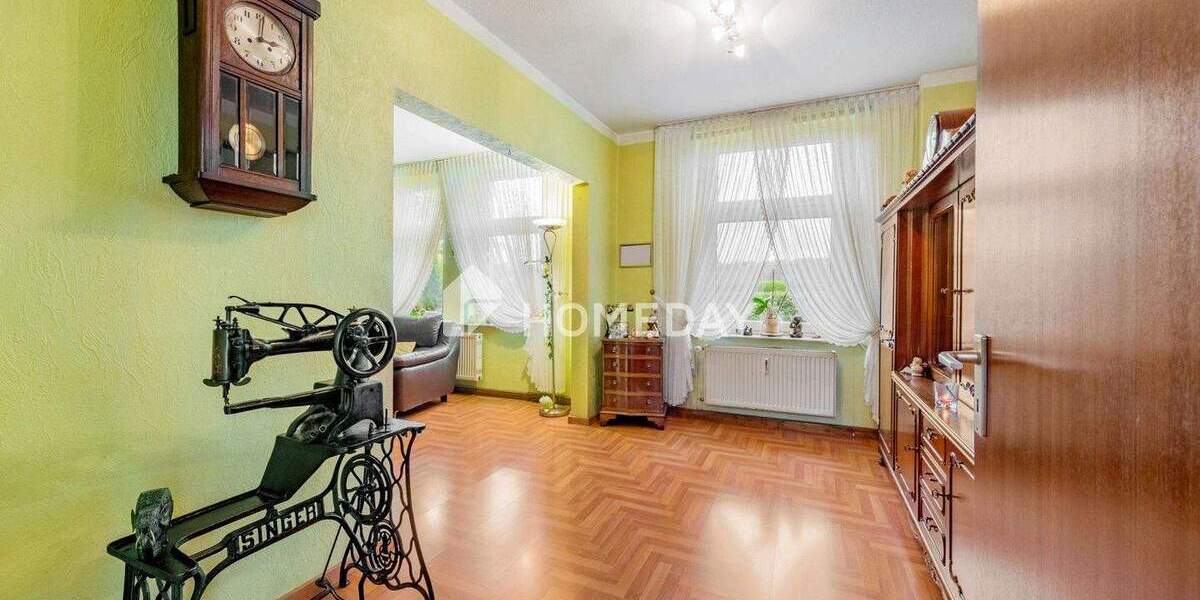 Geräumige DHH mit ca. 140 m² Gesamtfläche (davon 96 m² Wohnfläche) und liebevoll angelegtem Garten 4 zimmer