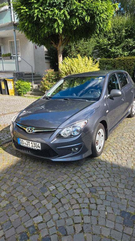 i30
