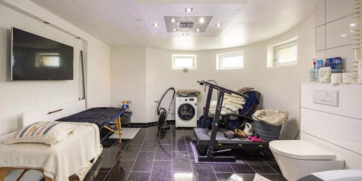 Wohnen in der Gartenstadt mit schönem Garten, Palmen, Garage 6 zimmer