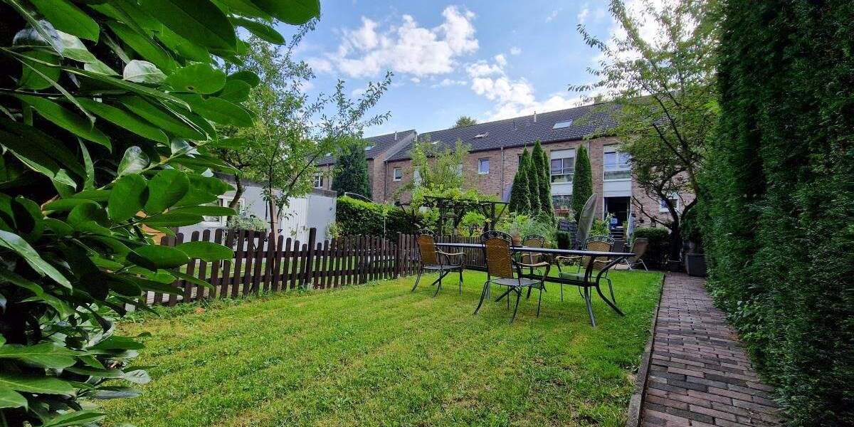 Modernes Zweifamilienhaus mit großem Garten und gehobener Ausstattung 7 zimmer