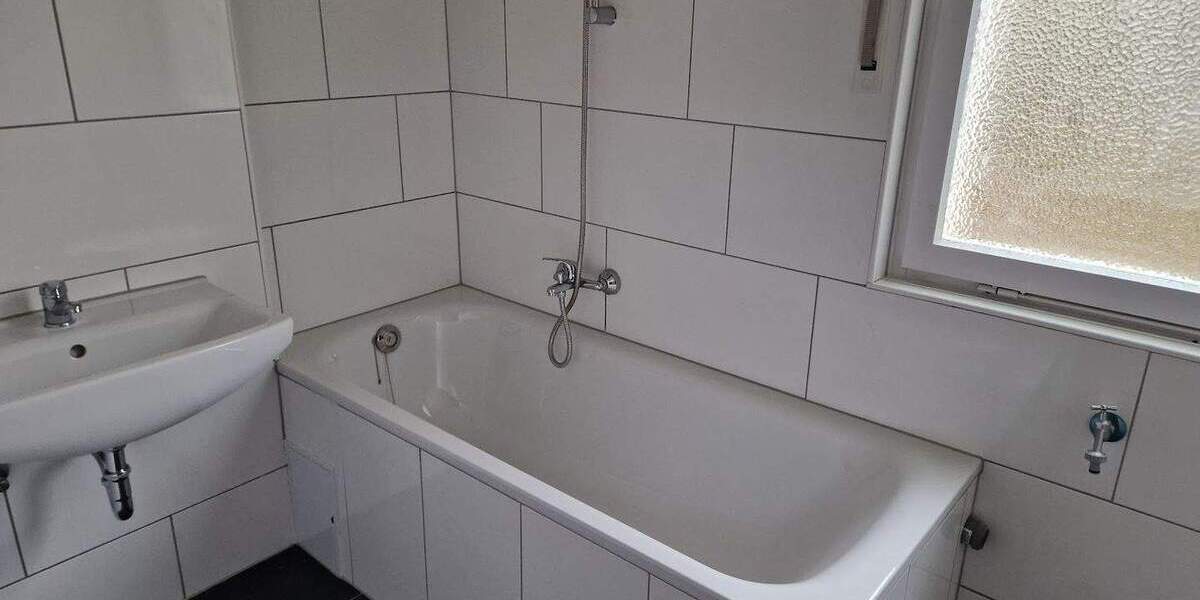 Familienfreundliche, frisch renovierte 3-Zimmer-Wohnung in ruhiger Lage 3 zimmer