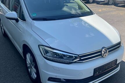 VW Touran 128.000 km 14.999 &euro; Recklinghausen 45663