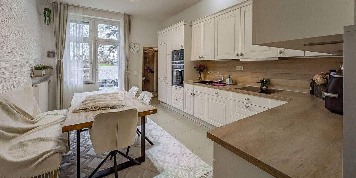 4 Einheiten - 3 Garagen - 1000 m² Grundstück 1 zimmer