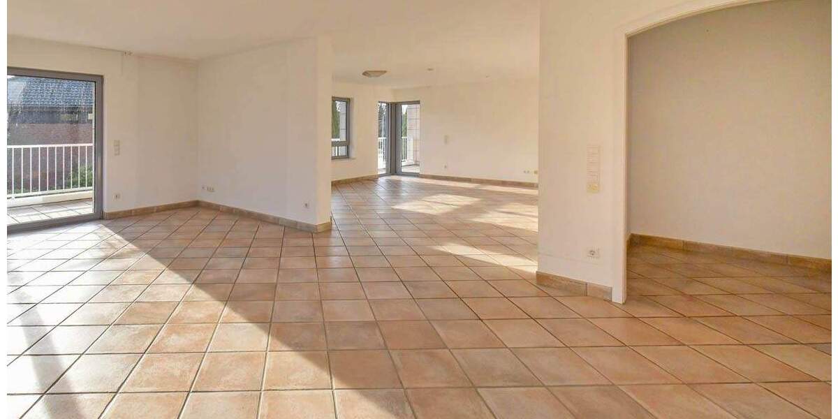 Stilvoll in Spitzenlage! Barrierefreie 4½ R.-Wohnung mit Aufzug, Balkon & 2 Garagen in Bredeney 4 zimmer