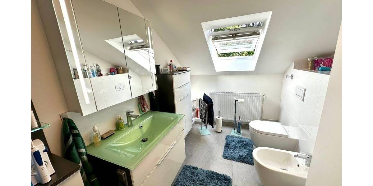 Schön aufgeteilte Eigentumswohnung in beliebter Lage von Ratingen-Hösel sucht neue Eigentümer! 3 zimmer