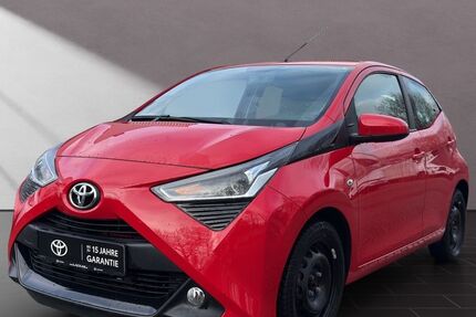 Toyota Aygo (X) 35.500 km 10.450 &euro; Dinslaken 46537