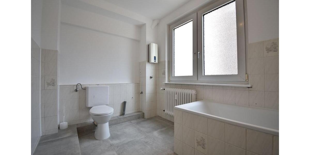 3 Durchgangszimmer! Renovierte 5-Zimmer-Whg in DU-Beeck 5 zimmer