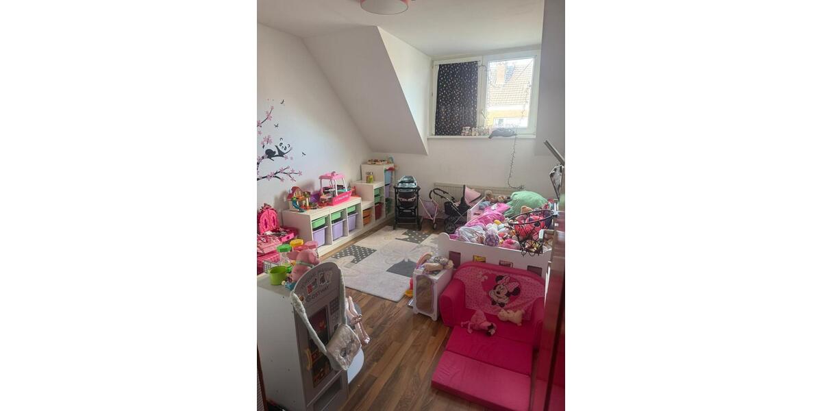 Dachgeschoßwohnung Duisburg Essenberg - 3 Zimmer, 76 m&sup2;, 680&euro; | Angebot:26632424