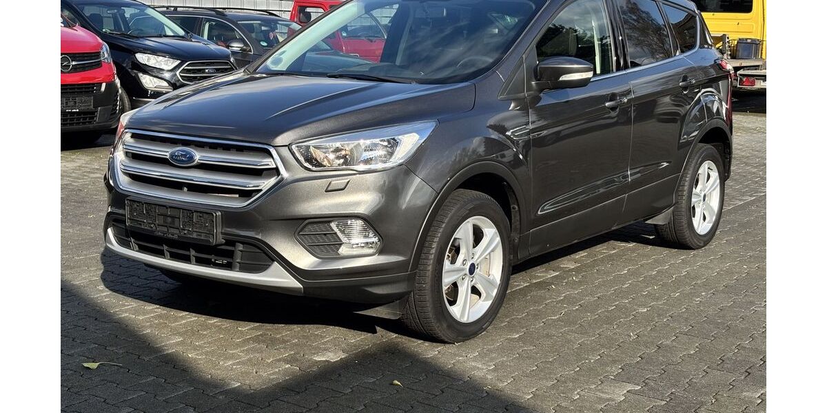 Ford Kuga 72.000 km 12.990 &euro; Duisburg 47259