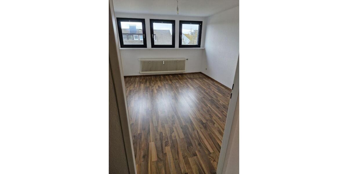 Dachgeschoßwohnung Essen Stadtbezirk IV - 2 Zimmer, 62 m&sup2;, 418&euro; | Angebot:24628444