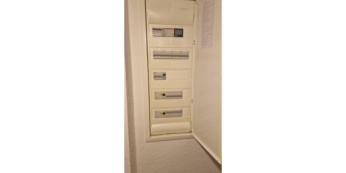 4,5 Raum Wohnung Frohnhausen 1.OG großer Süd-Balkon ruhige LageWG 4.5 zimmer