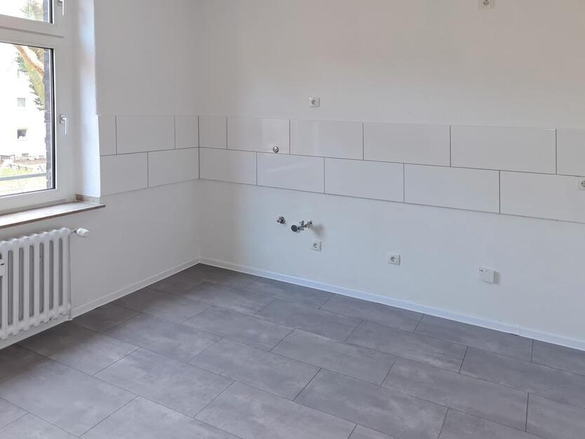 Renovierte helle 3-Zimmer-Wohnung im 1. OG zu vermieten! zimmer