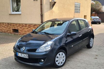 Renault Clio 207.000 km 1.999 &euro; Castrop-Rauxel 44575