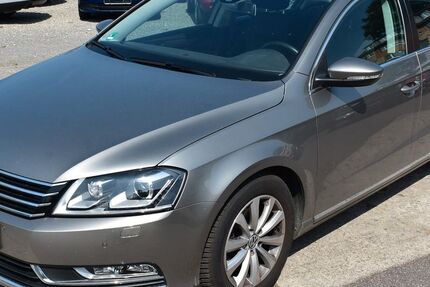 VW Passat 28.100 km 12.980 € Oberhausen 46145