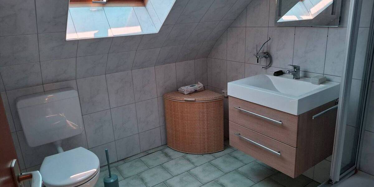 Freistehendes Ein-Zweifamilienhaus mit Garten, Sauna und Kellerbar in ruhiger Sackgasse in Moers-Kapellen zimmer