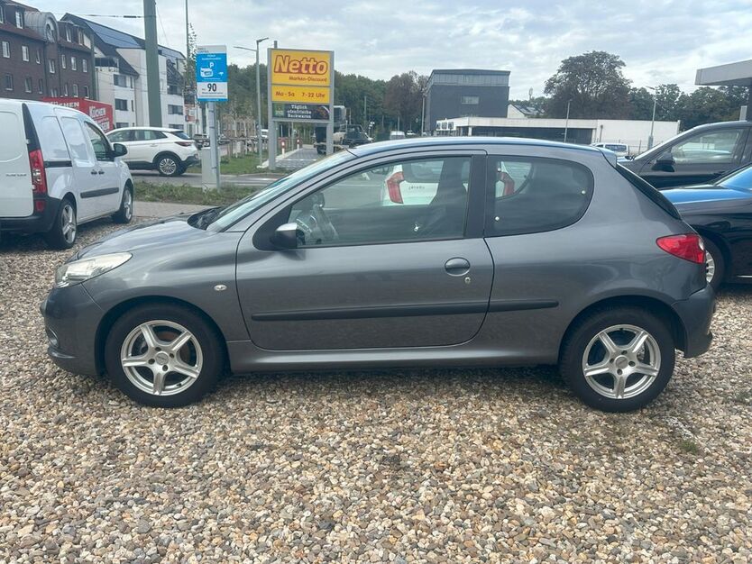 Peugeot 206 250.000 km 1.890 € Duisburg 47138