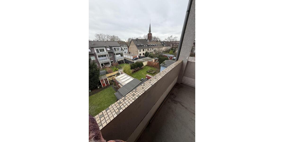 Charmante, frisch renovierte 3-Zimmer-Wohnung mit Balkon in ruhiger Lage von Duisburg-Untermeiderich 3 zimmer