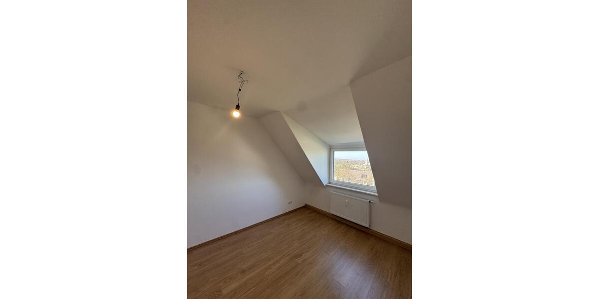 Dachgeschoßwohnung Essen Stadtbezirk III - 1 Zimmer, 28 m&sup2;, 309&euro; | Angebot:26463905
