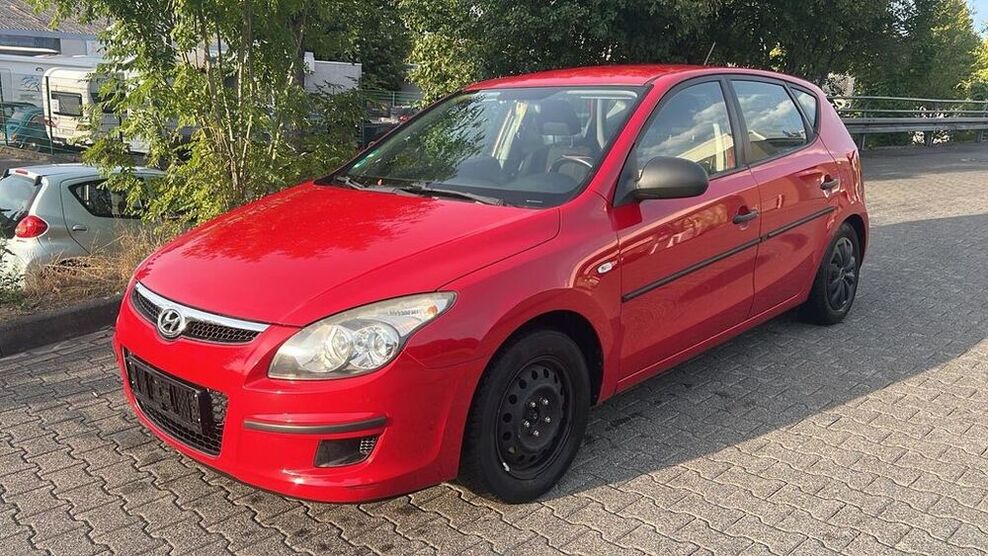 i30