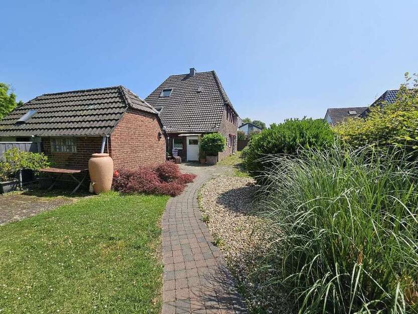 Haus zum Kaufen in Krefeld 319.000 € 101 m²