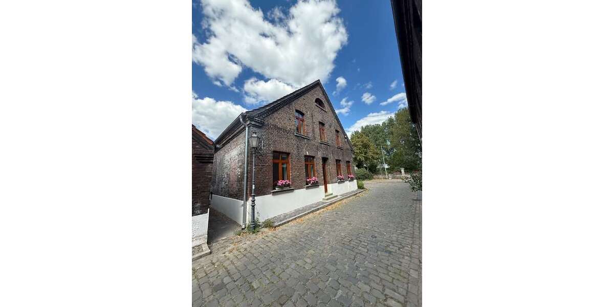 Haus zum Mieten in Hünxe-Krudenburg 1.621,80 € 135.15 m² 4 zimmer