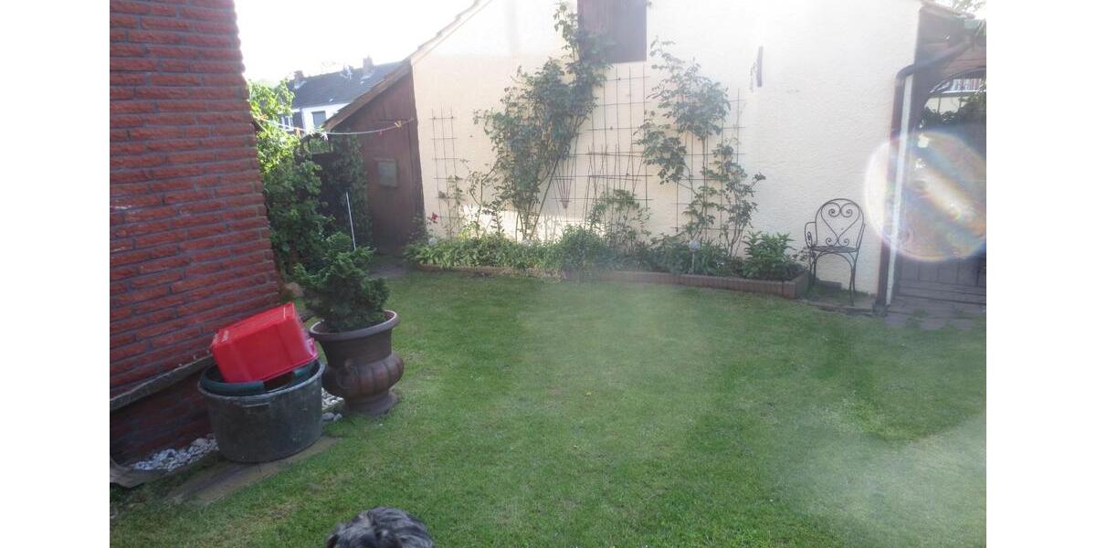 Zweifamilienhaus auf Erbpacht (ca. 110€ im Monat) in RE 7 zimmer