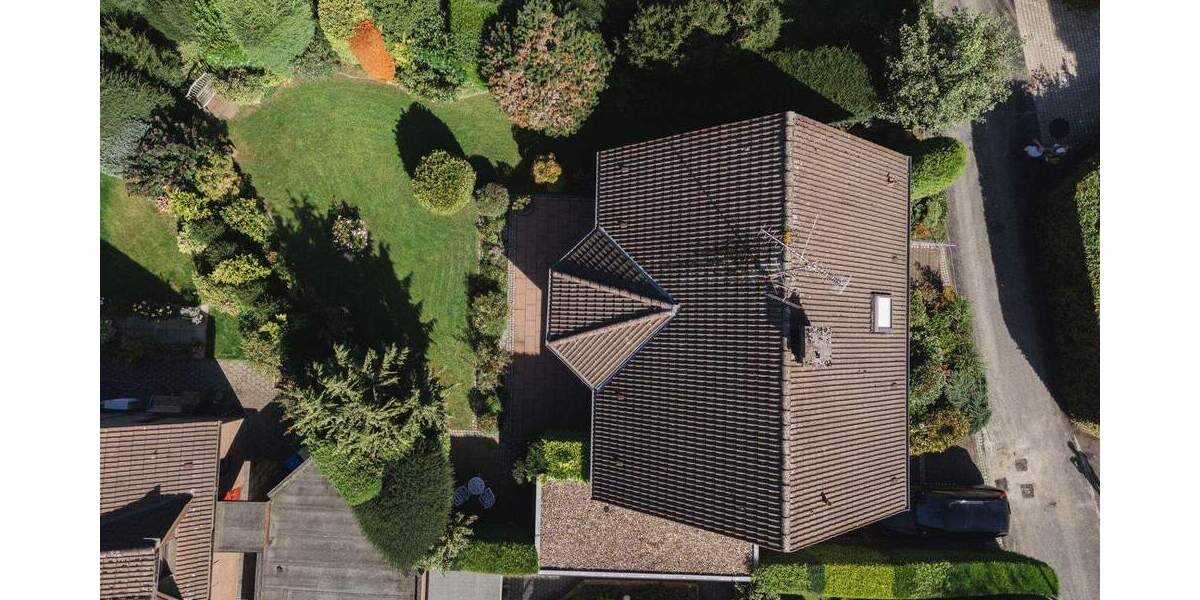 Laupendahler Siedlung - freistehendes Einfamilienhaus mit Süd-Garten & Garage 3 zimmer