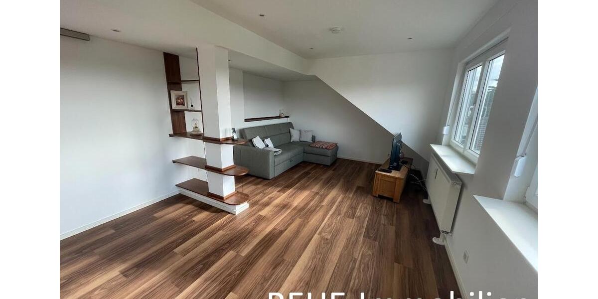 Dachgeschoßwohnung Duisburg Hamborn - 2 Zimmer, 82 m&sup2;, 650&euro; | Angebot:26562111
