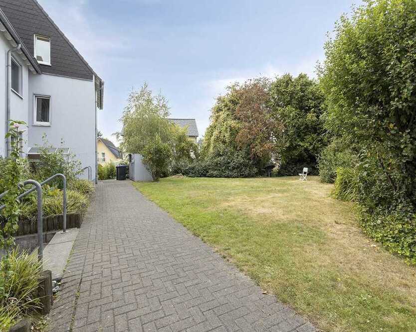 Moderne 4-Zimmer-EG-Wohnung mit Terrasse und zwei Stellplätzen in Ratingen-Mitte