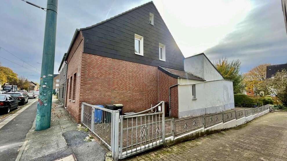 Haus zum Kaufen in Essen 319.000 € 121 m² 6 zimmer