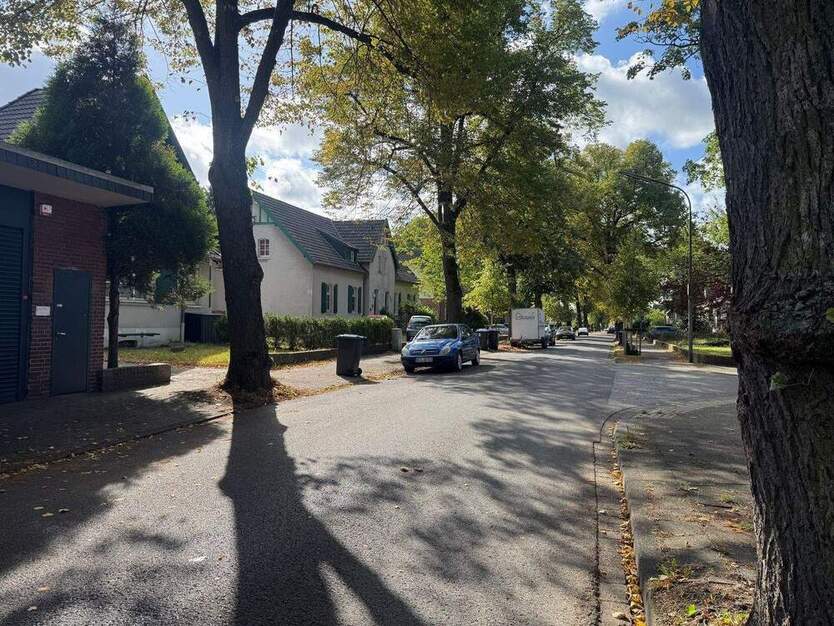 Gepflegtes, voll vermietetes Mehrfamilienhaus inkl. Gewerbeanteil in Moers 2 zimmer