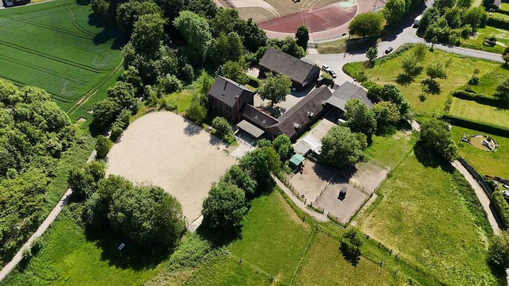 Haus zum Kaufen in Essen 998.000 € 290 m² 8 zimmer