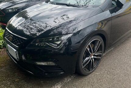 Seat Leon 82.390 km 20.600 &euro; Duisburg 47055