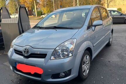 Toyota Verso 162.683 km 4.500 &euro; Duisburg 47119