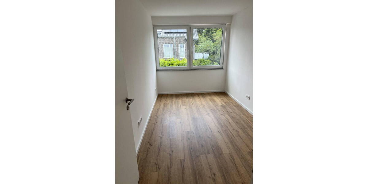 Reihenendhaus Moers Hochstraß - 4 Zimmer, 105 m&sup2;, 1.480&euro; | Angebot:26607336
