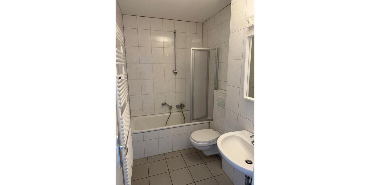 Etagenwohnung Duisburg Duisburg-Mitte - 2 Zimmer, 53 m&sup2;, 360&euro; | Angebot:25865877