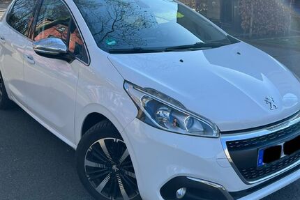 Peugeot 208 141.000 km 6.099 &euro; Essen 45329