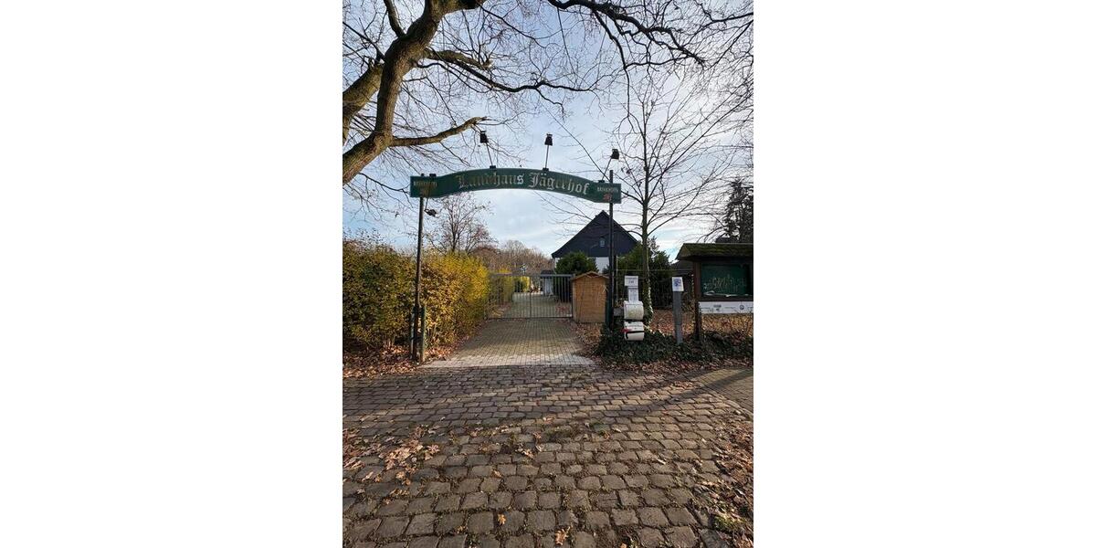 2 Wohnhäuser, Garagen und Werkstatt zur Miete 14 zimmer