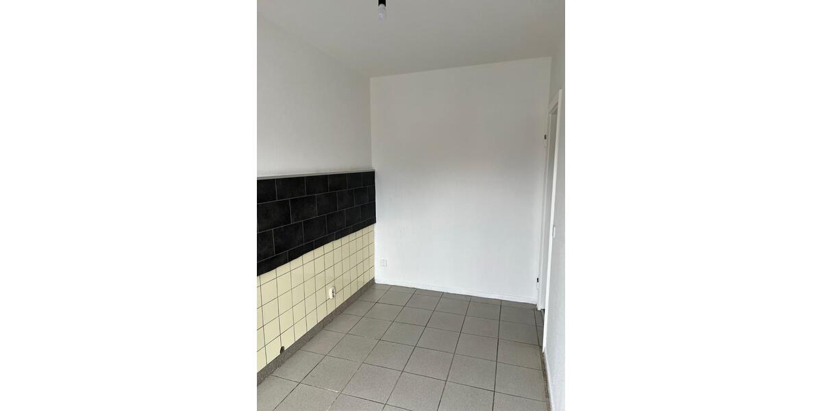 Etagenwohnung Duisburg Essenberg - 2 Zimmer, 65 m&sup2;, 380&euro; | Angebot:25809449