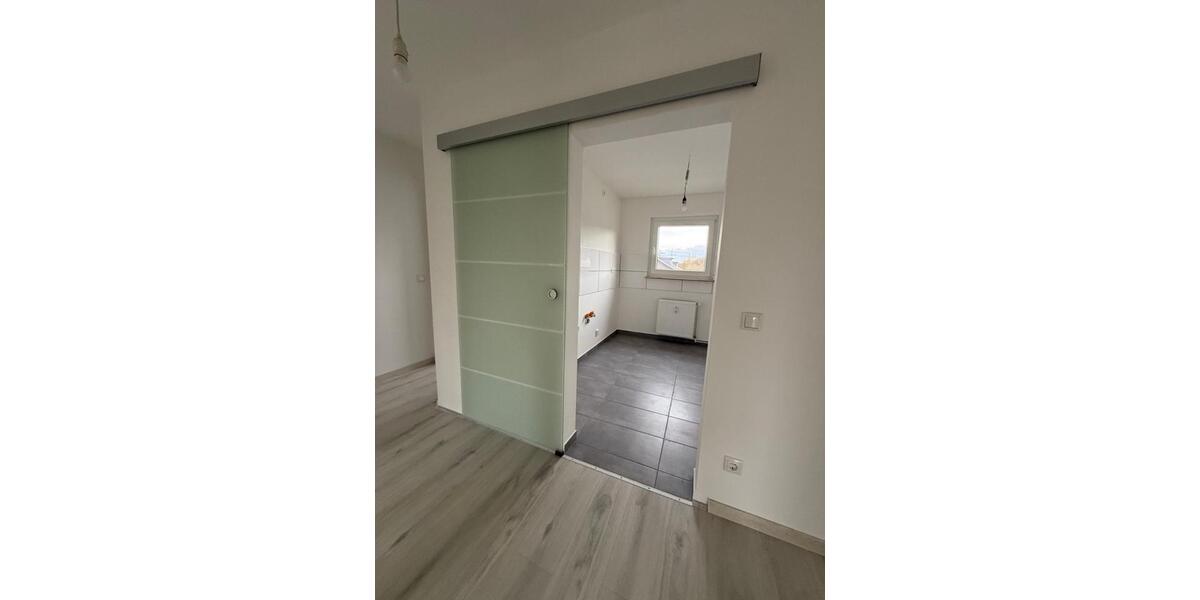 freie kompl. san. ETW 3 Raum KDB 1.OG Balkon 58,2 qm 6 FH E-Horst 3.5 zimmer