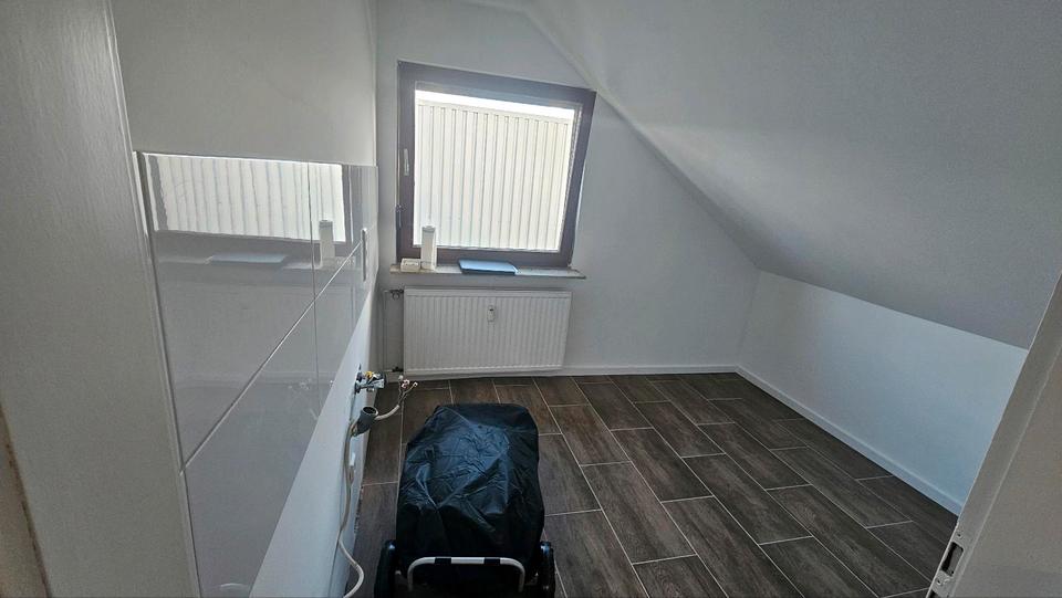 Dachgeschoßwohnung Wülfrath - 2 Zimmer, 70 m&sup2;, 740&euro; | Angebot:25633262